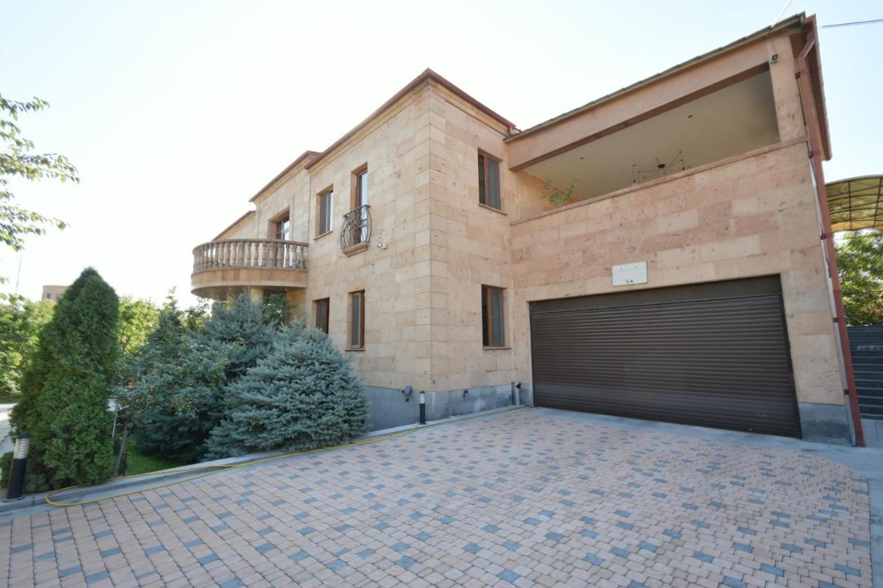Villa In Nork 耶烈万 外观 照片