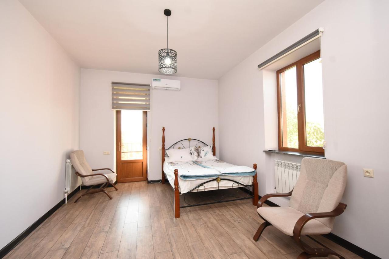 Villa In Nork 耶烈万 外观 照片