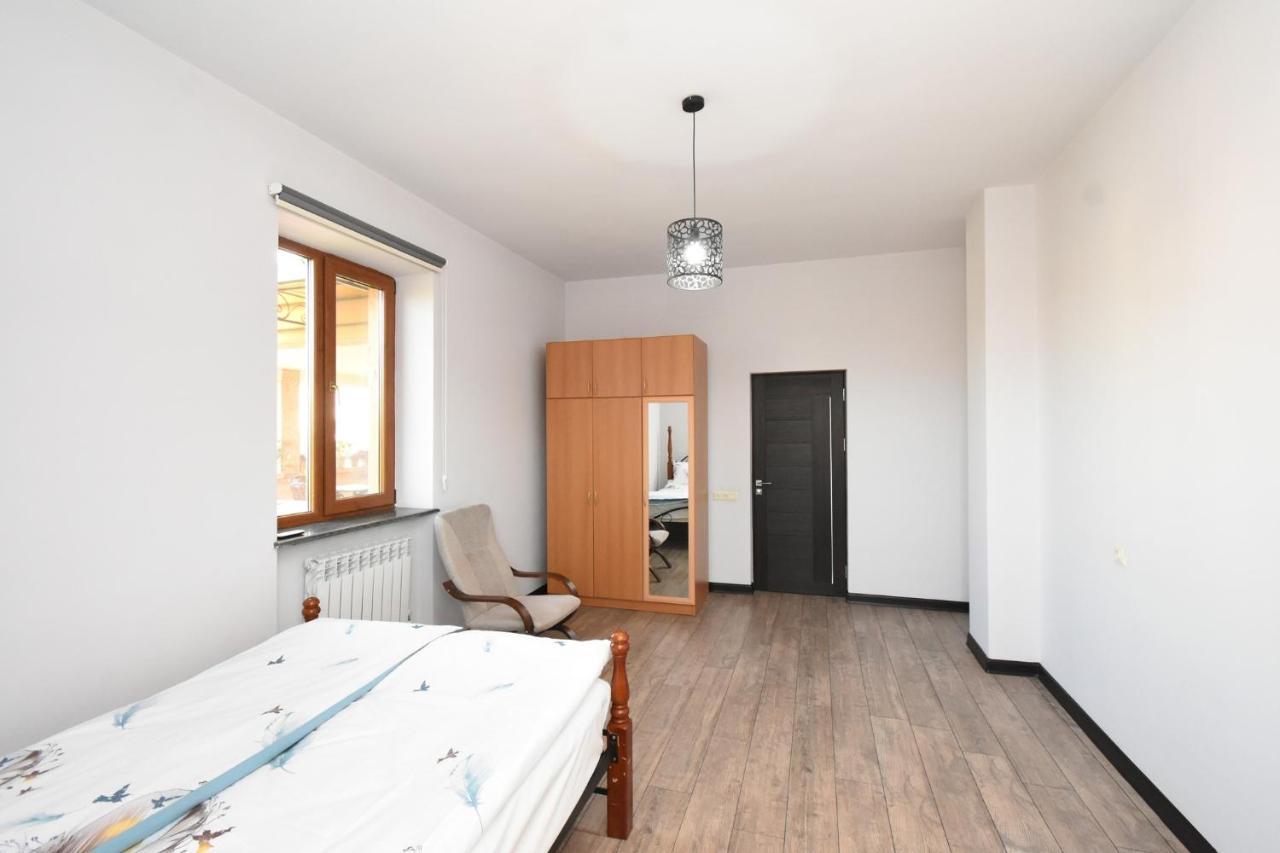 Villa In Nork 耶烈万 外观 照片