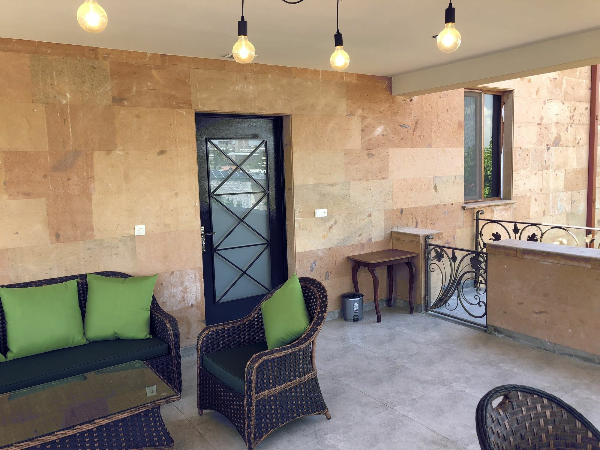 Villa In Nork 耶烈万 外观 照片
